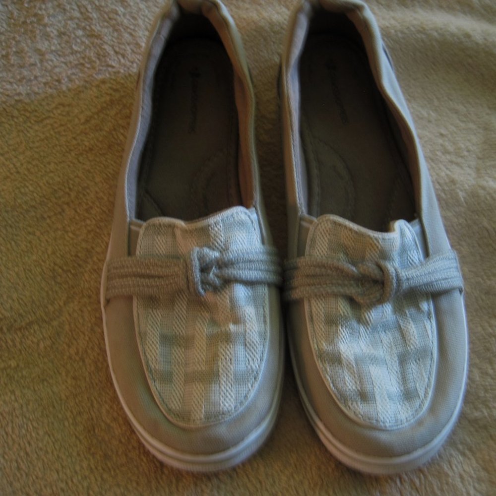 Grasshopper Slip On Flats, Light Khaki & Offwhite